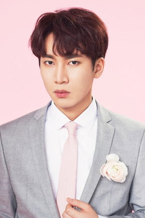 Seo Eun-kwang portrait