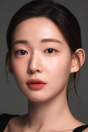 Choi Yoon-ji portrait