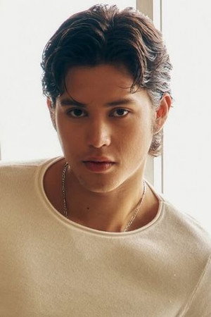 Kyle Echarri portrait