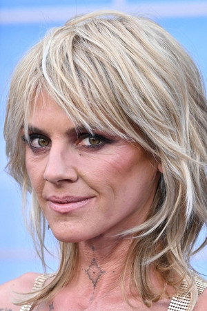 Eliza Coupe portrait
