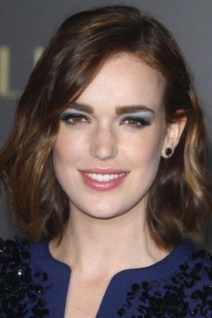 Elizabeth Henstridge portrait