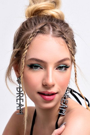 Fernanda Schneider portrait