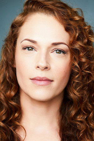 Amanda Righetti portrait