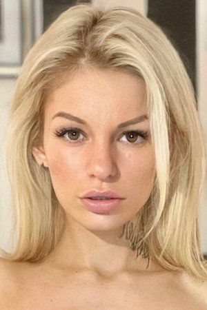 Kaira Kampen portrait