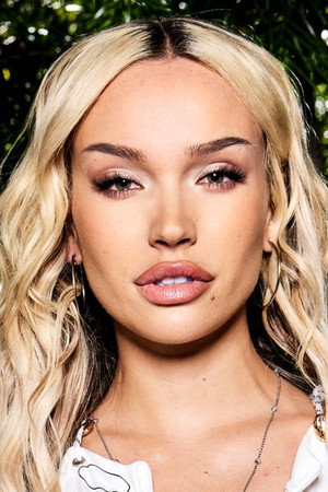 Rara Knupps portrait