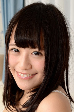Moe Hazuki portrait