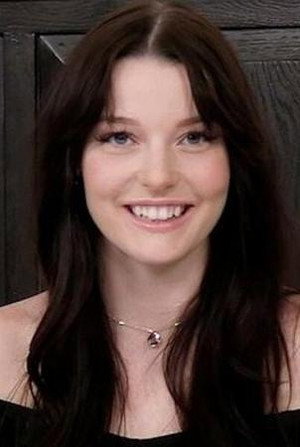 Kloe Love portrait
