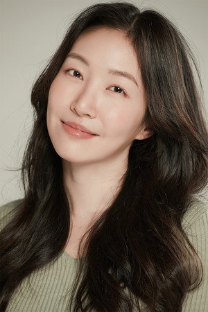 Kim Chae-won portrait