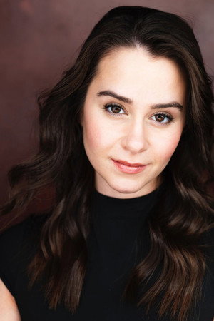 Victoria Mirrer portrait