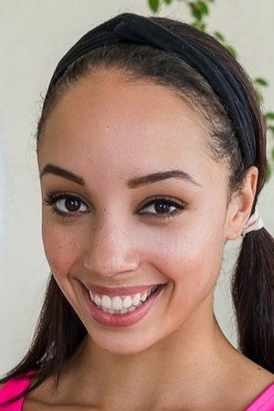 Alexis Tae portrait