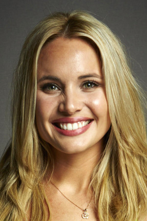 Leah Pipes portrait