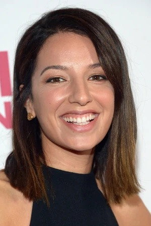 Vanessa Lengies portrait