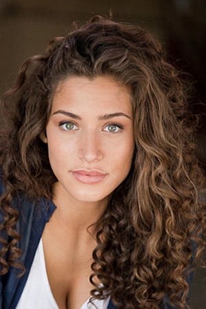 Manon Azem portrait
