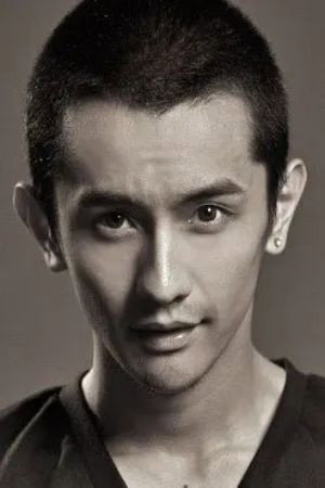 Kang Enhe portrait