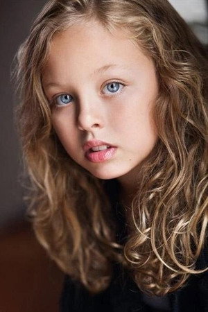 Emma Karwandy portrait