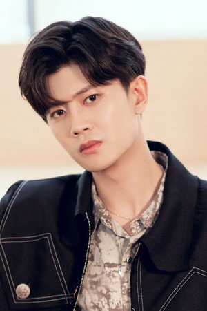 Ren Jialun portrait