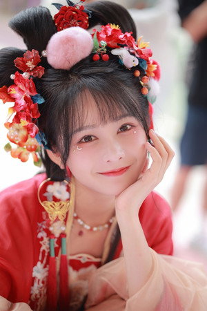 Yang Fuyu portrait