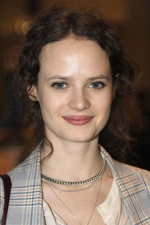 Jana McKinnon portrait