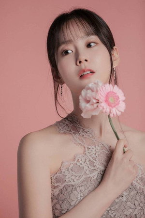 Han Seung-yeon portrait