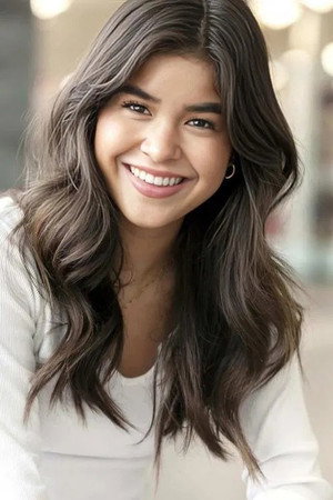 Ava Jarque portrait
