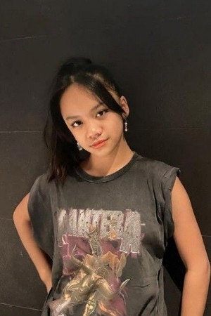 Neona Ayu portrait