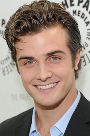 Beau Mirchoff portrait