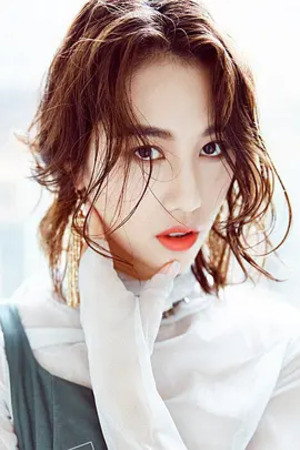 Dong Qi portrait