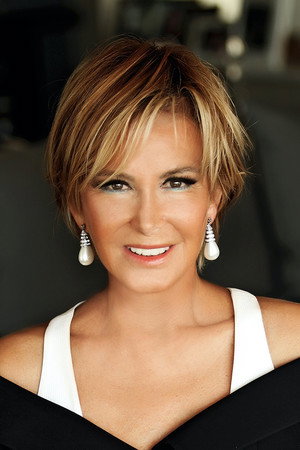 Filiz Akın portrait