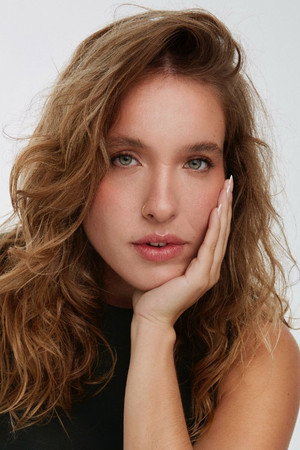 Manuela Reznak portrait
