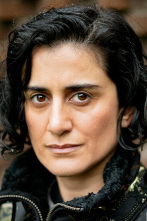 Özlem Sağlanmak portrait