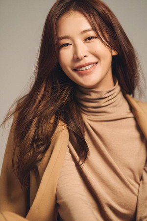 Jung Yoo-jin portrait