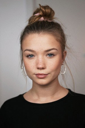 Julia Beautx portrait