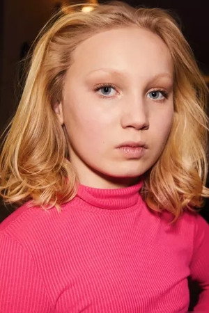 Helena Zengel portrait