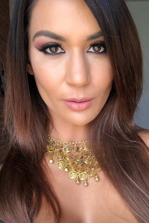 Alexis Zara portrait