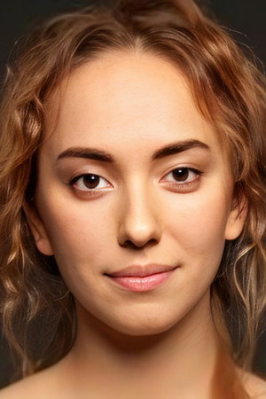 Duygu Sarışın portrait