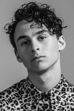 Wyatt Oleff portrait