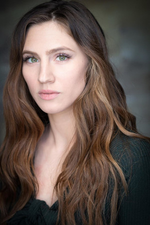 Lara Pictet portrait