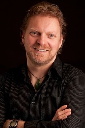 Alex Zahara portrait