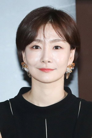 Park Hyo-ju portrait