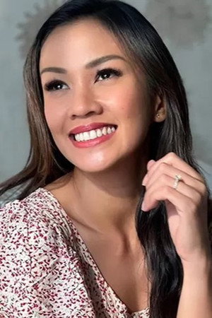 Melanie Putria portrait