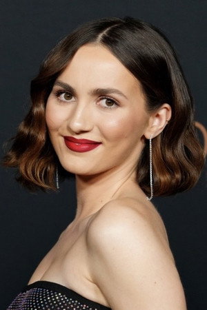 Maude Apatow portrait