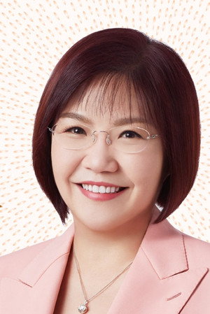 Mak Ling-Ling portrait