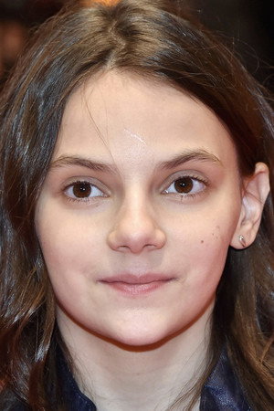 Dafne Keen portrait