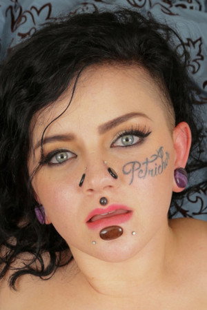 Luna Lavey portrait