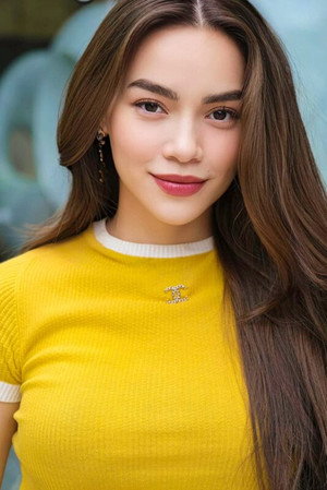 Hồ Ngọc Hà portrait