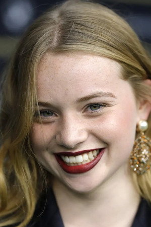 Luna Wedler portrait