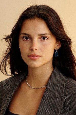 Inde Navarrette portrait