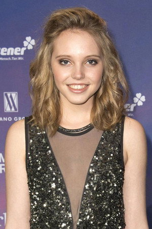 Lina Larissa Strahl portrait