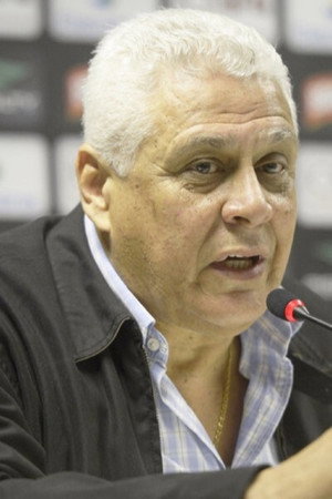 Roberto Dinamite portrait