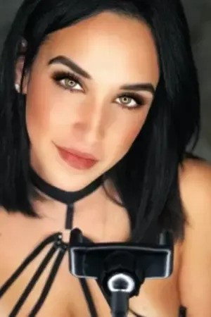 Mia Kounelaki portrait